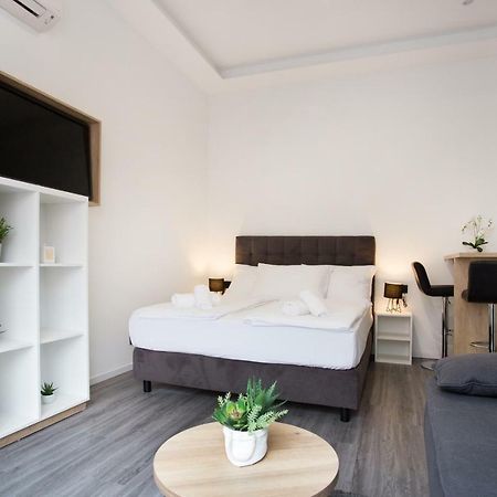 Senzacija Apartments Split Bagian luar foto