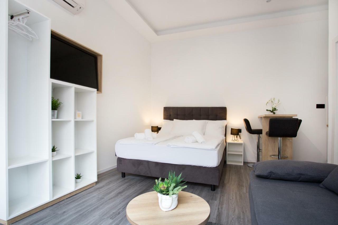 Senzacija Apartments Split Bagian luar foto